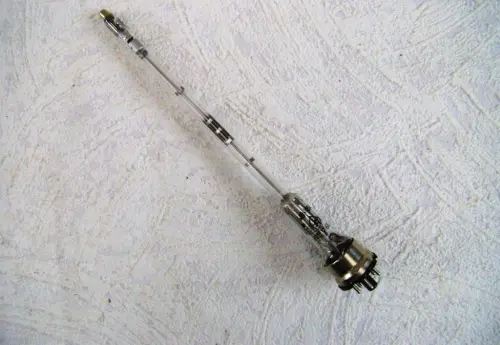 УВ-16 лампа бегущей волны фото 2